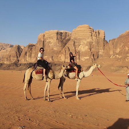 Bedouin Family Camp Hotel Wadi Rum Ngoại thất bức ảnh
