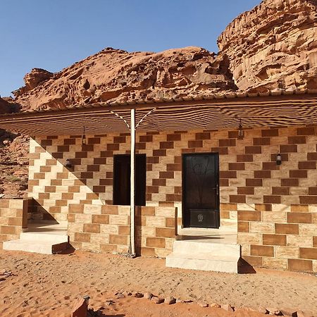 Bedouin Family Camp Hotel Wadi Rum Ngoại thất bức ảnh