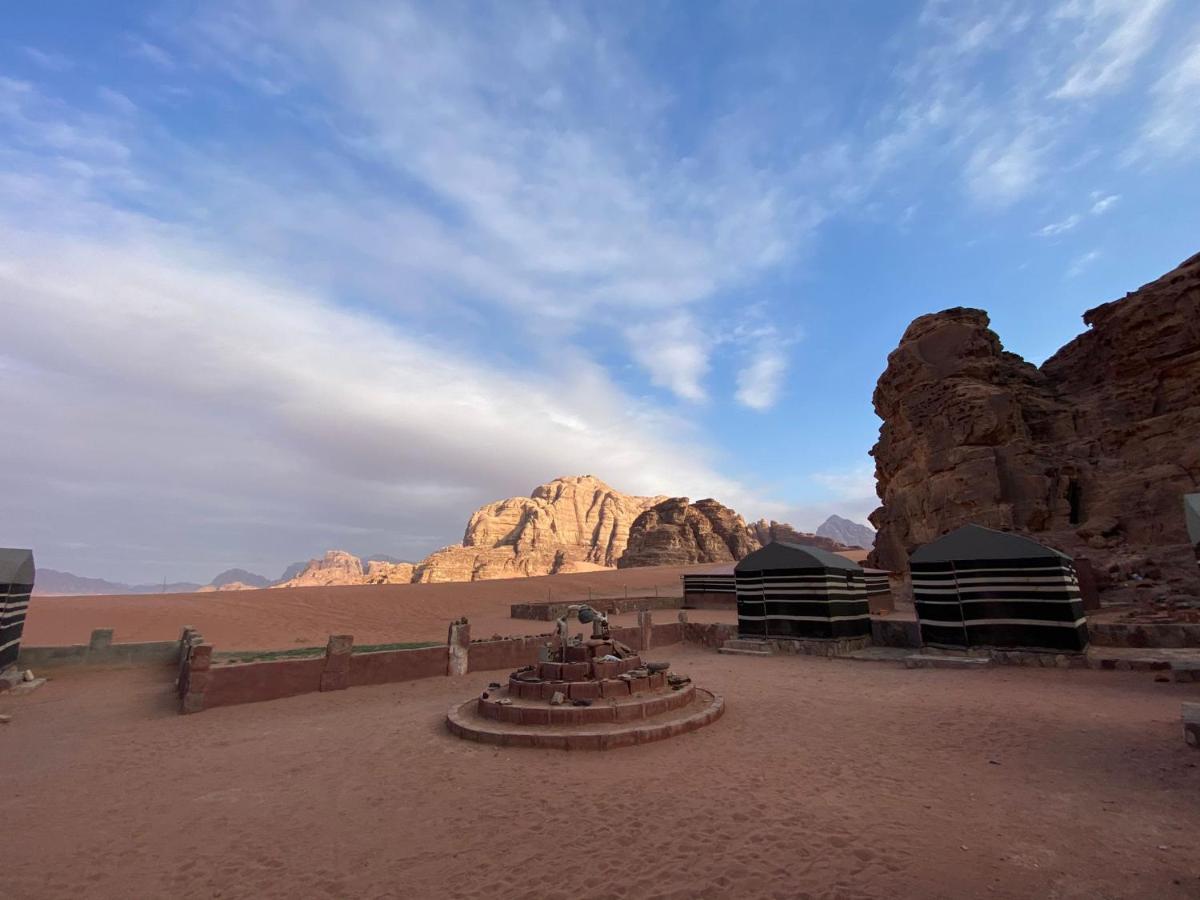Bedouin Family Camp Hotel Wadi Rum Ngoại thất bức ảnh