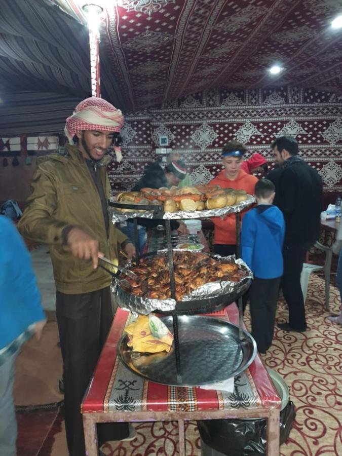 Bedouin Family Camp Hotel Wadi Rum Ngoại thất bức ảnh