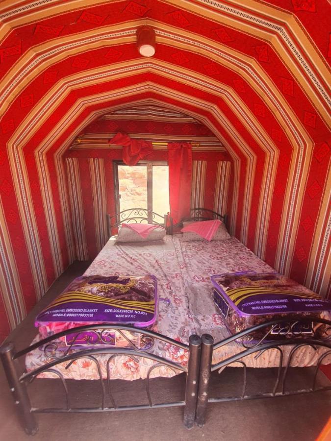 Bedouin Family Camp Hotel Wadi Rum Ngoại thất bức ảnh