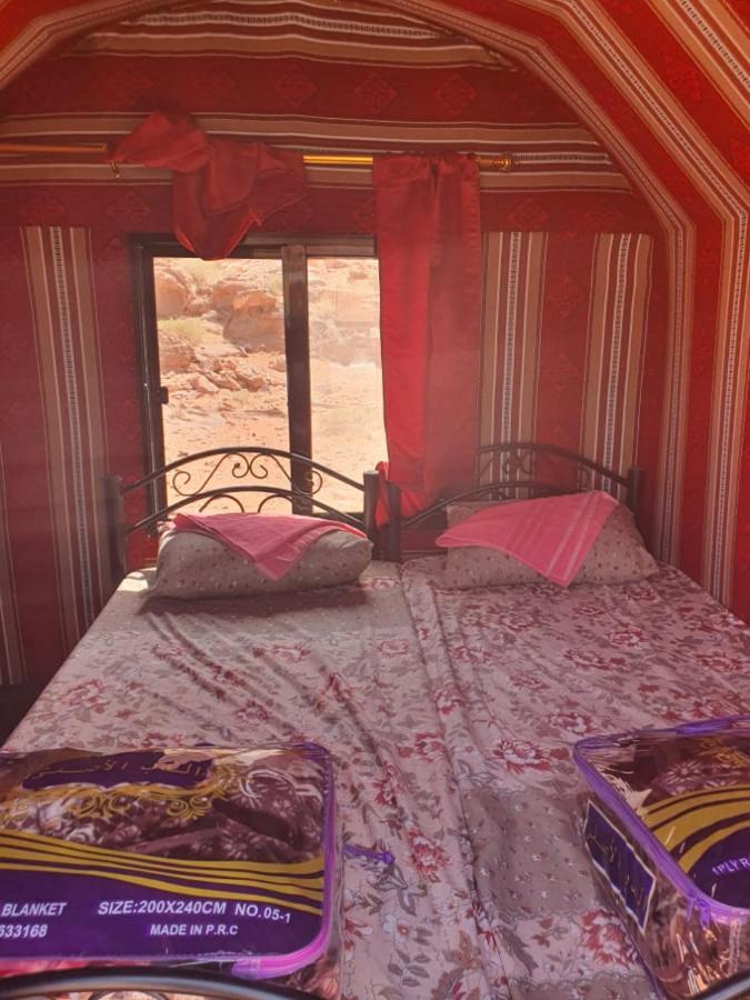Bedouin Family Camp Hotel Wadi Rum Ngoại thất bức ảnh