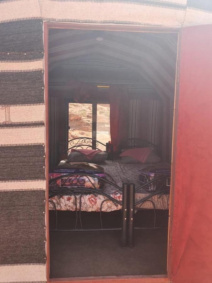 Bedouin Family Camp Hotel Wadi Rum Ngoại thất bức ảnh