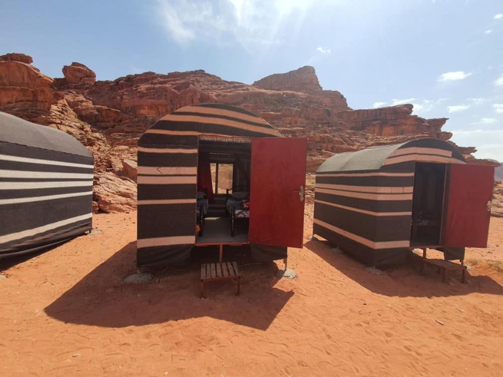 Bedouin Family Camp Hotel Wadi Rum Ngoại thất bức ảnh