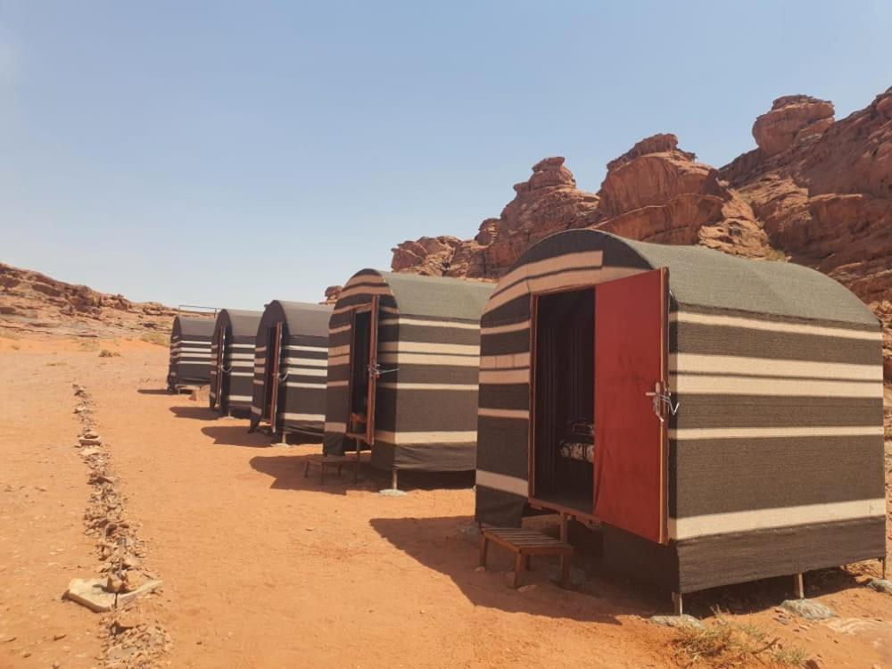 Bedouin Family Camp Hotel Wadi Rum Ngoại thất bức ảnh