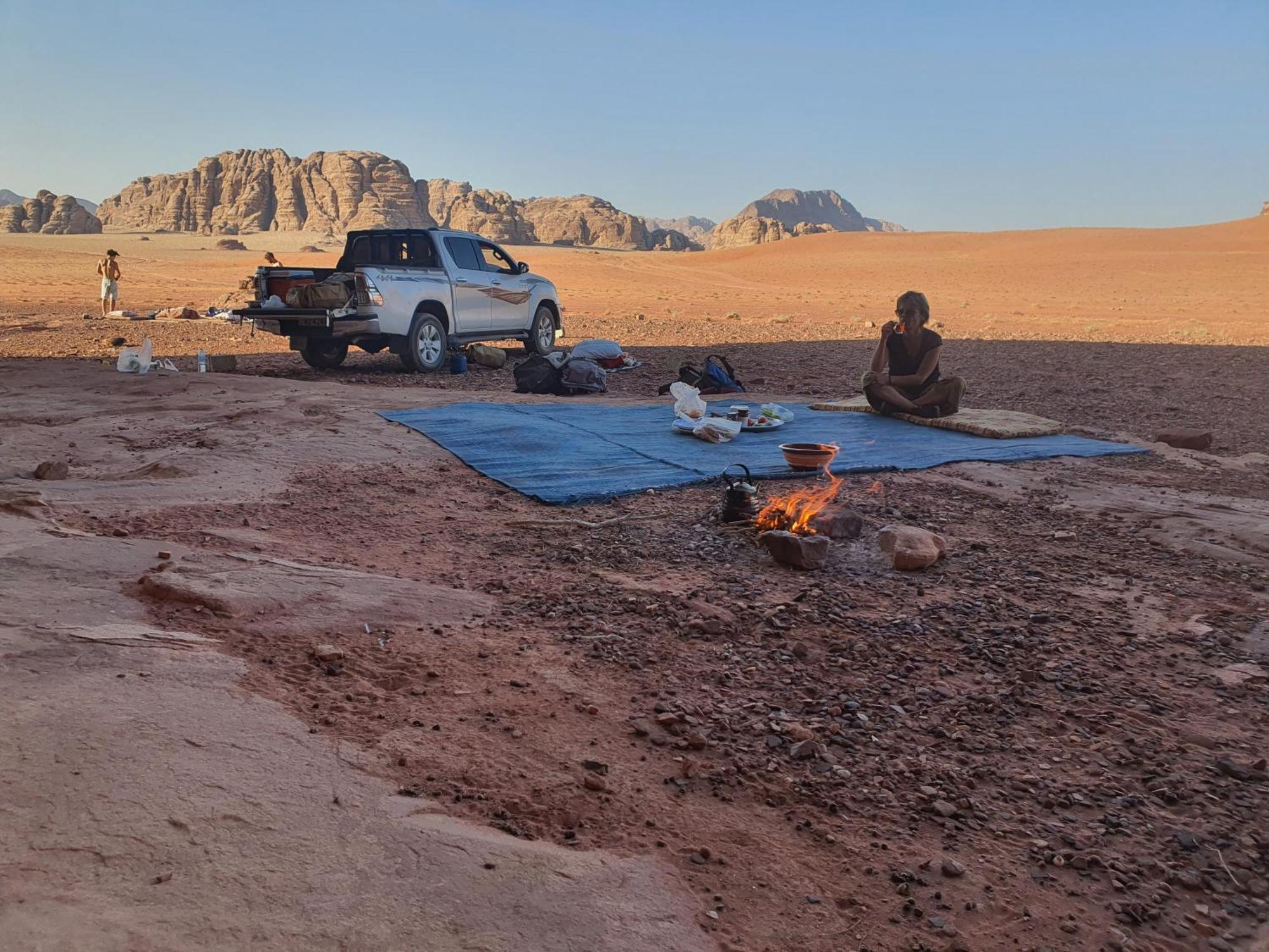 Bedouin Family Camp Hotel Wadi Rum Ngoại thất bức ảnh