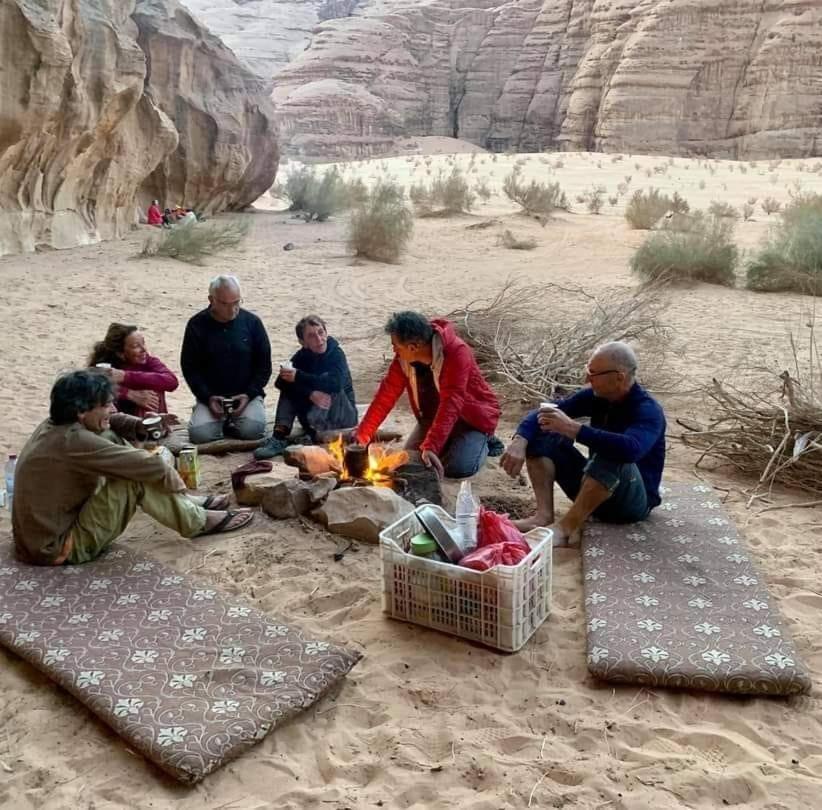 Bedouin Family Camp Hotel Wadi Rum Ngoại thất bức ảnh