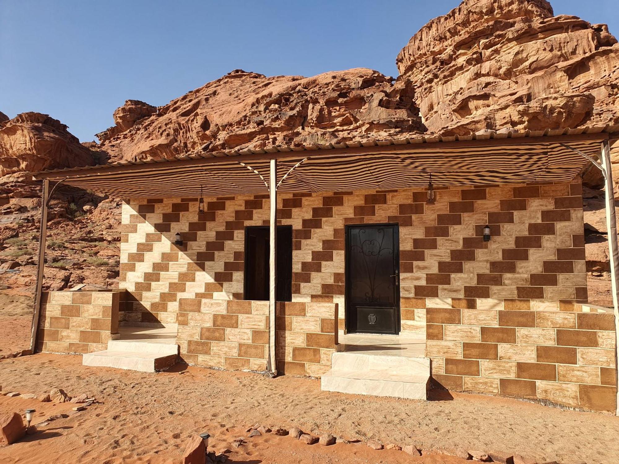 Bedouin Family Camp Hotel Wadi Rum Ngoại thất bức ảnh